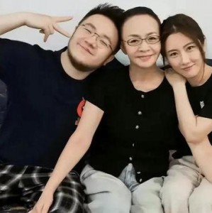 娱乐八卦吃瓜背景图,揭秘明星幕后故事，一起吃瓜看热闹！