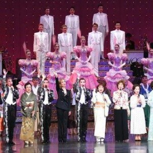 娱乐吃瓜女艺人进剧团,演绎新篇章