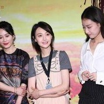 娱乐圈经常有吃瓜的人吗,瓜田李下，揭秘“吃瓜群众”的狂欢世界